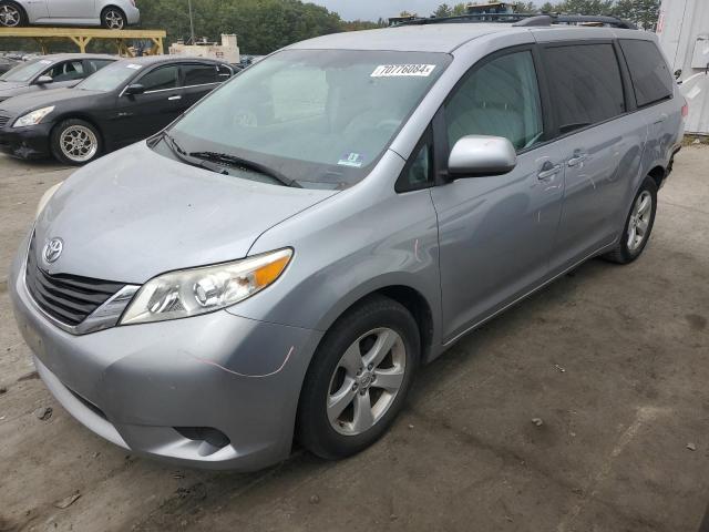 2013 TOYOTA SIENNA LE 2013