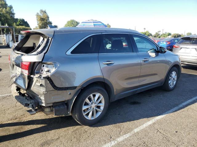 VIN 5XYPG4A54GG009817 2016 KIA Sorento, LX no.3