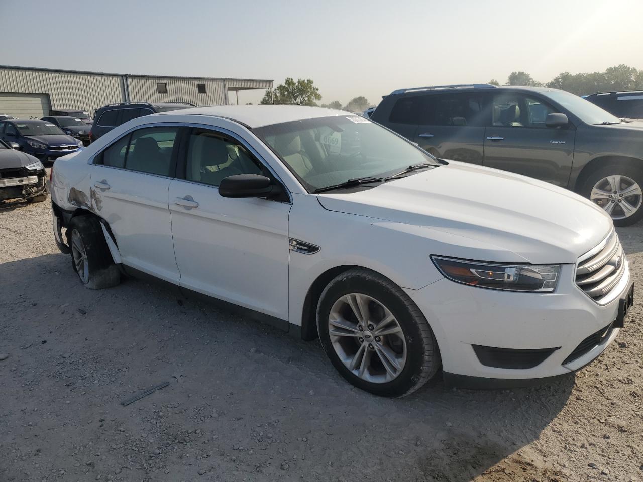 Lot #2941046762 2016 FORD TAURUS SE