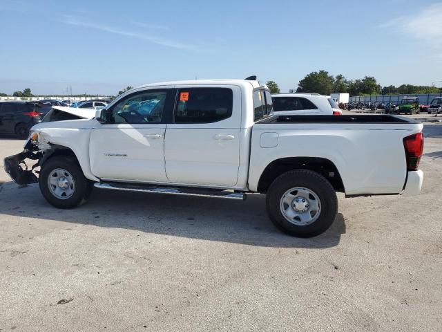 VIN 5TFAX5GN0JX126107 2018 Toyota Tacoma, Double Cab no.2