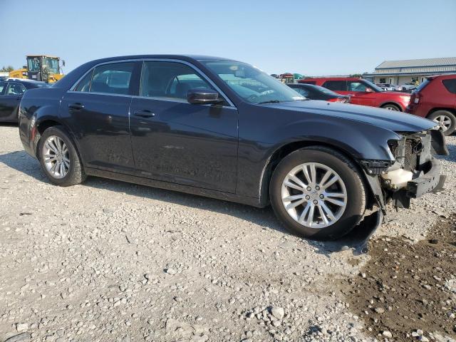 VIN 2C3CCAAG2HH662129 2017 Chrysler 300, Limited no.4