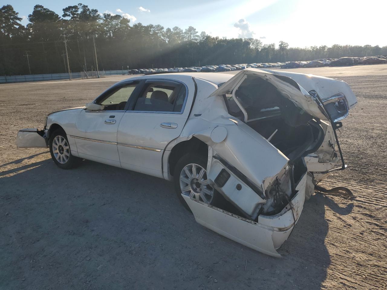 Lot #3037178485 2007 LINCOLN TOWN CAR S