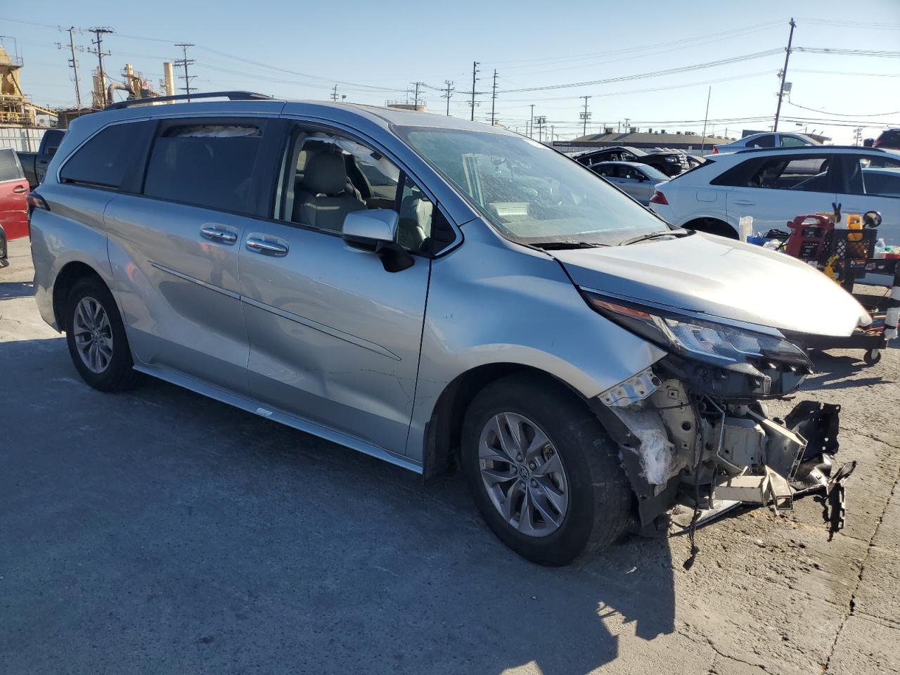 Lot #2979653564 2022 TOYOTA SIENNA XLE