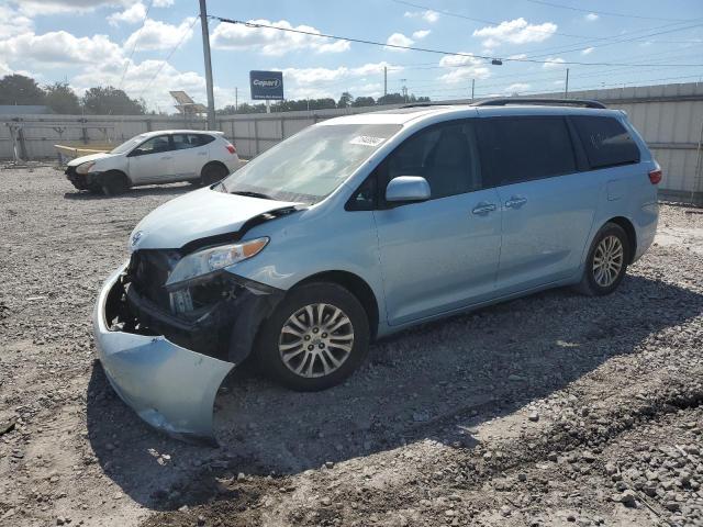 2017 TOYOTA SIENNA XLE #2957939808