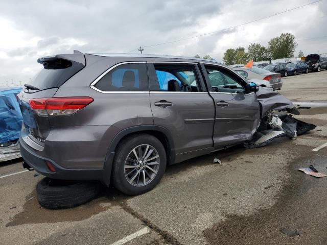 VIN 5TDJZRFH2JS814466 2018 Toyota Highlander, SE no.3