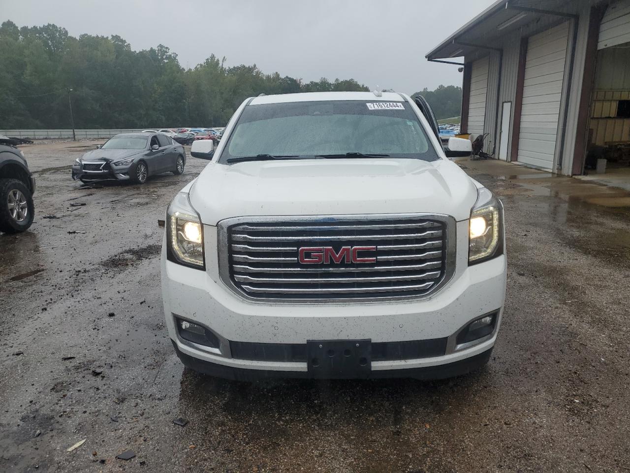 Lot #2893525611 2018 GMC YUKON DENA