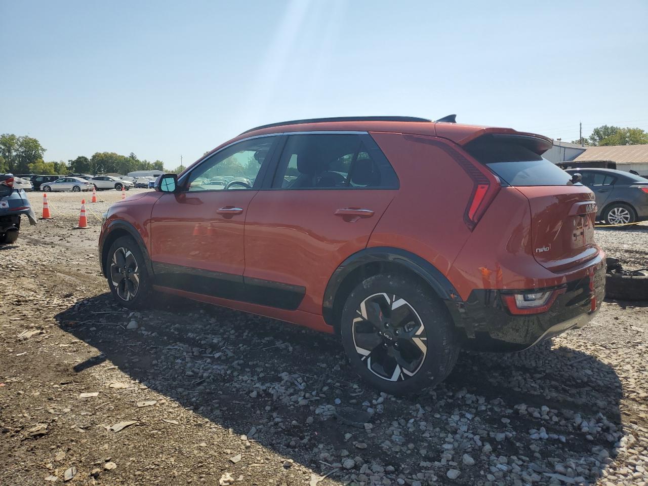 KIA NIRO WAVE 2023 orange  electric KNDCT3L17P5034959 photo #3