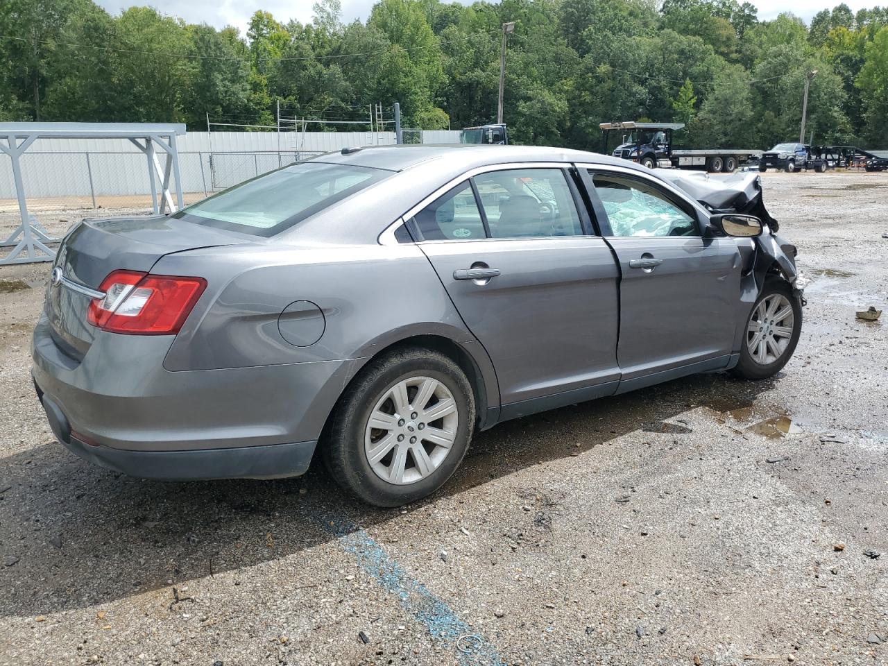 Lot #2977071656 2012 FORD TAURUS SE