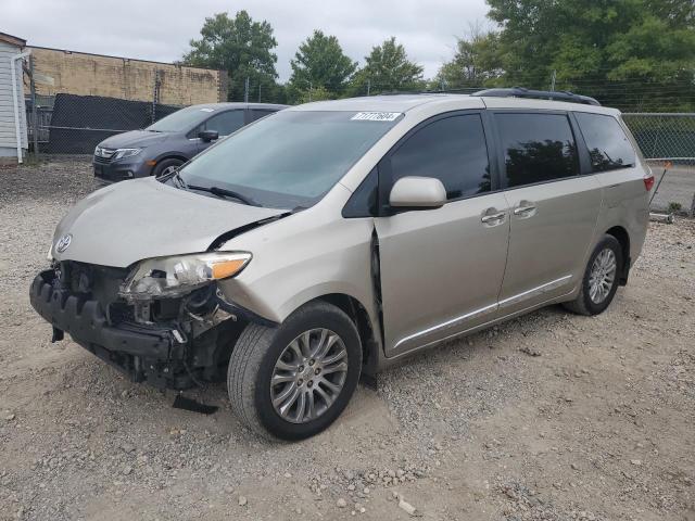 VIN 5TDYK3DC7FS642689 2015 Toyota Sienna, Xle no.1