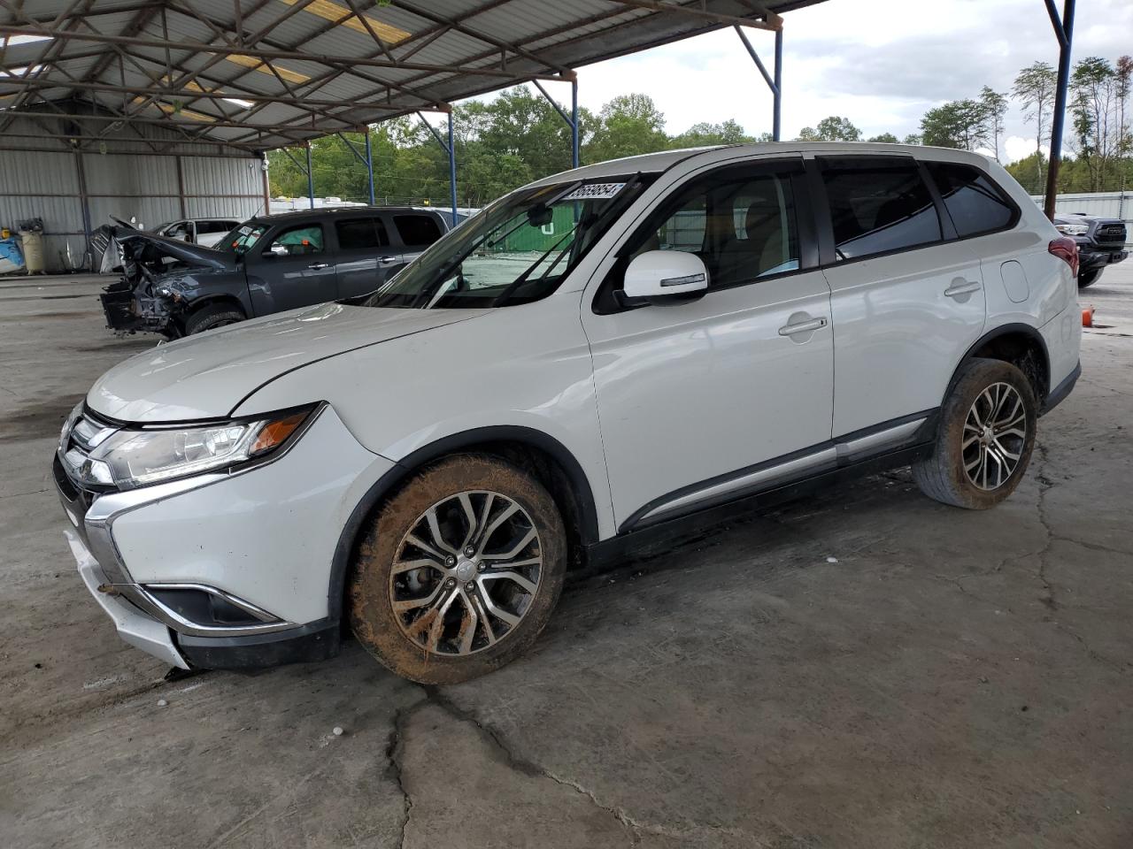 Mitsubishi Outlander 2017 Medium