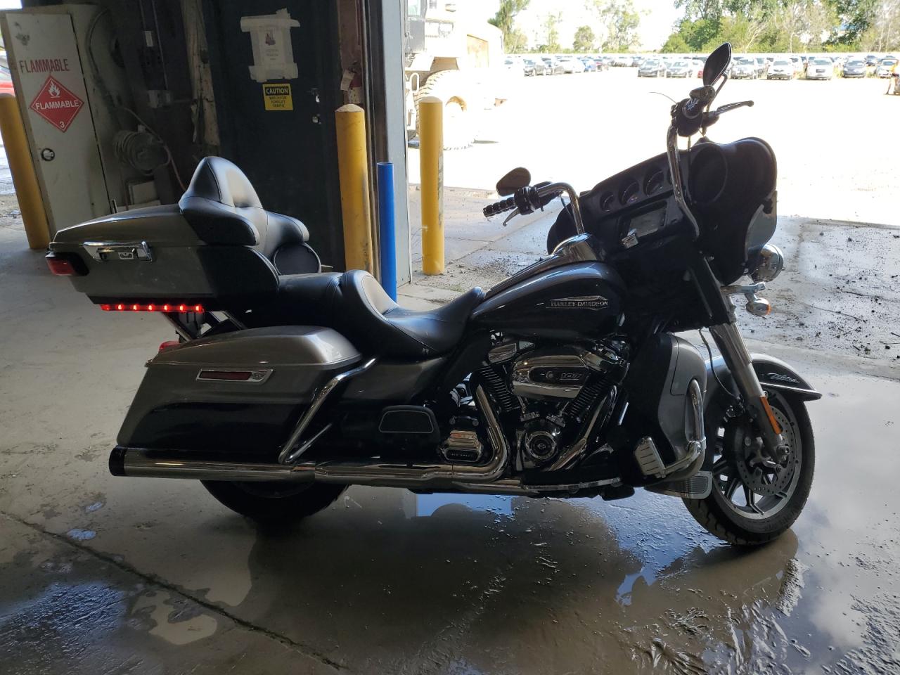 1HD1FCC10HB628471 HARLEY-DAVIDSON FLHTCU ULT 2017