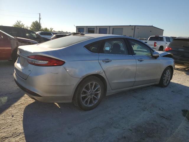 VIN 3FA6P0H7XHR397788 2017 Ford Fusion, SE no.3