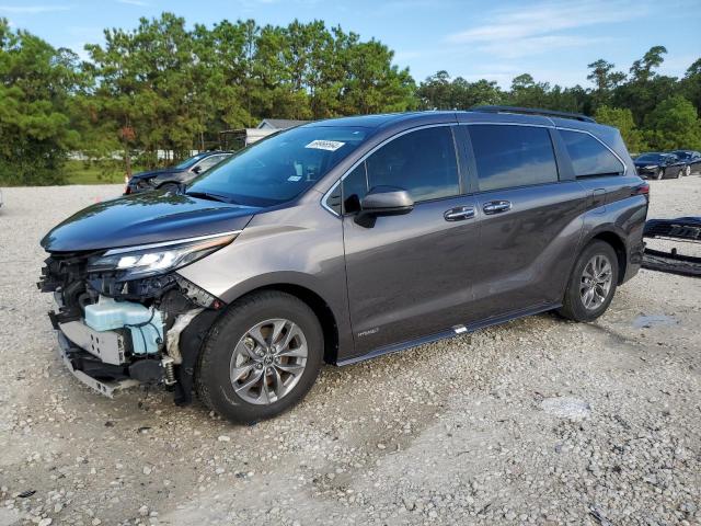 2021 TOYOTA SIENNA XLE - 5TDYRKEC1MS028108