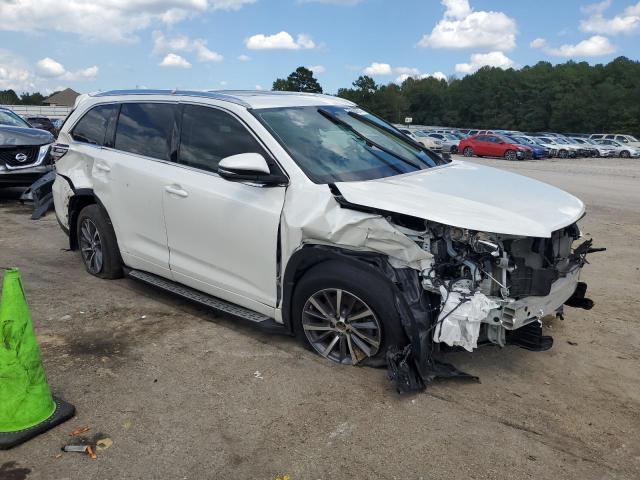 VIN 5TDKZRFH2JS540397 2018 Toyota Highlander, SE no.4