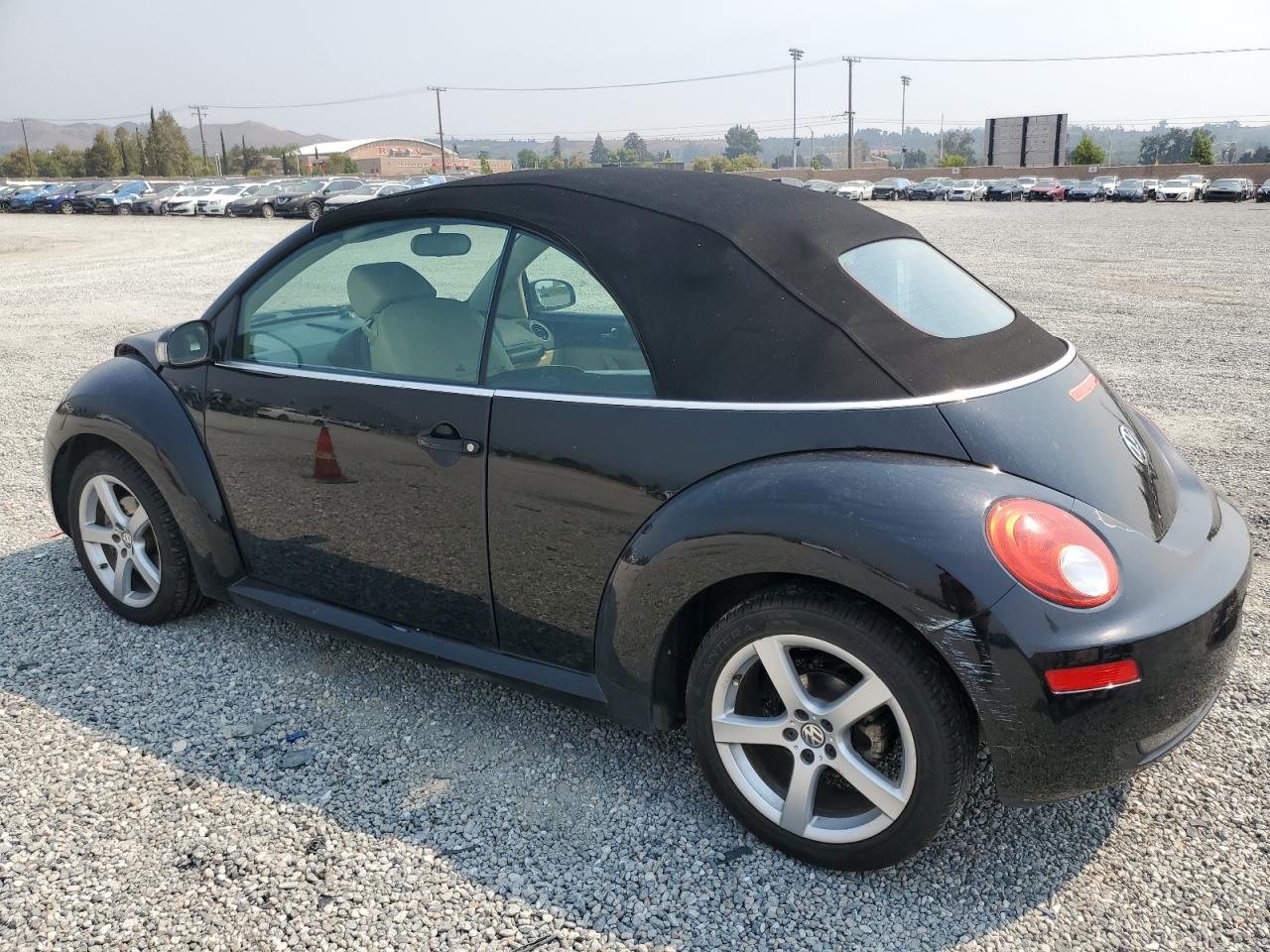 Lot #2877069149 2009 VOLKSWAGEN NEW BEETLE