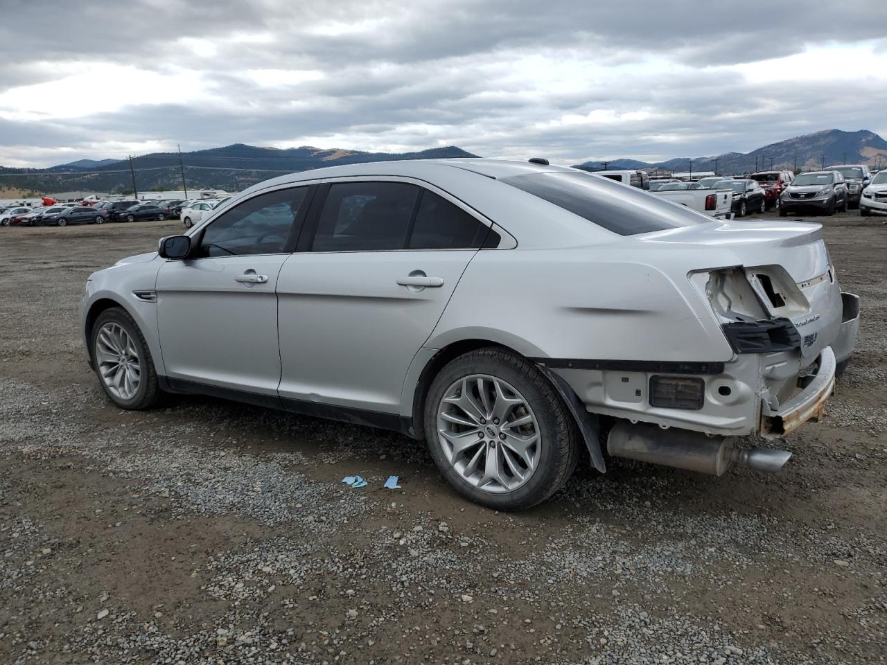 Lot #2828628096 2015 FORD TAURUS LIM