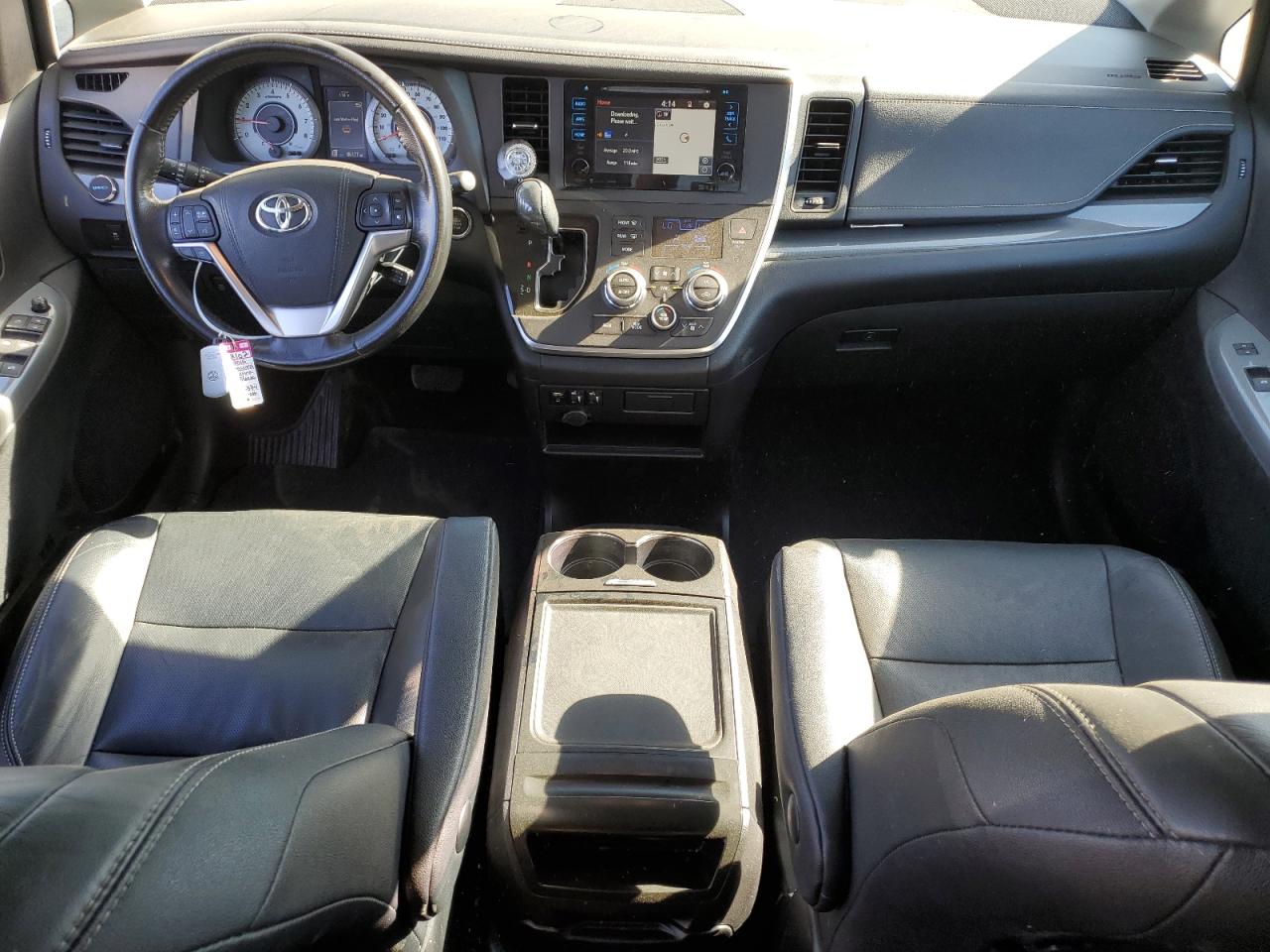 2016 Toyota SIENNA, SE