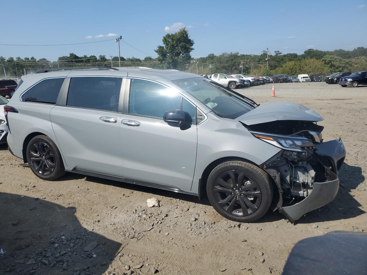 Lot #2994444688 2023 TOYOTA SIENNA XSE