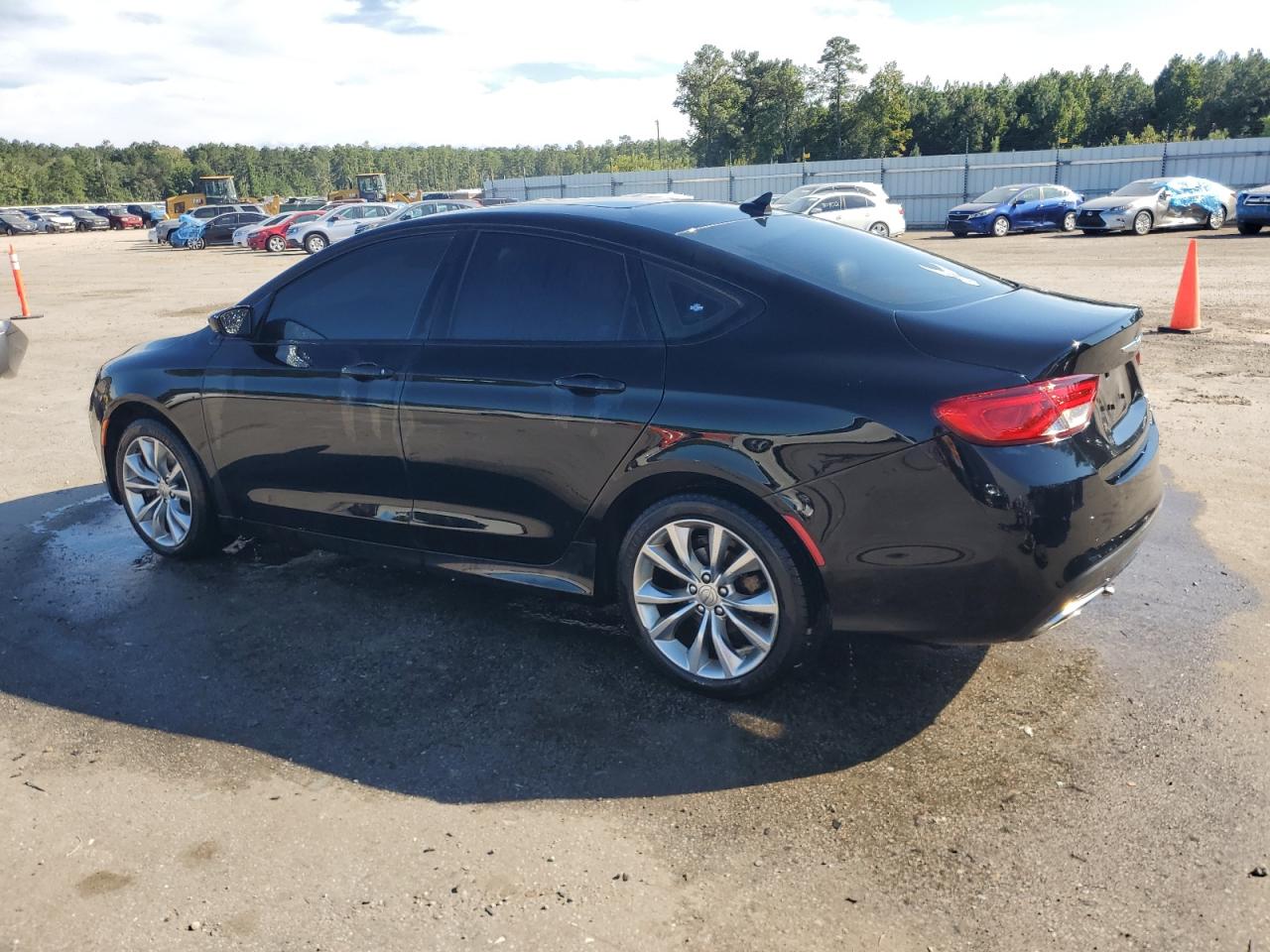 Lot #2823991109 2015 CHRYSLER 200 S