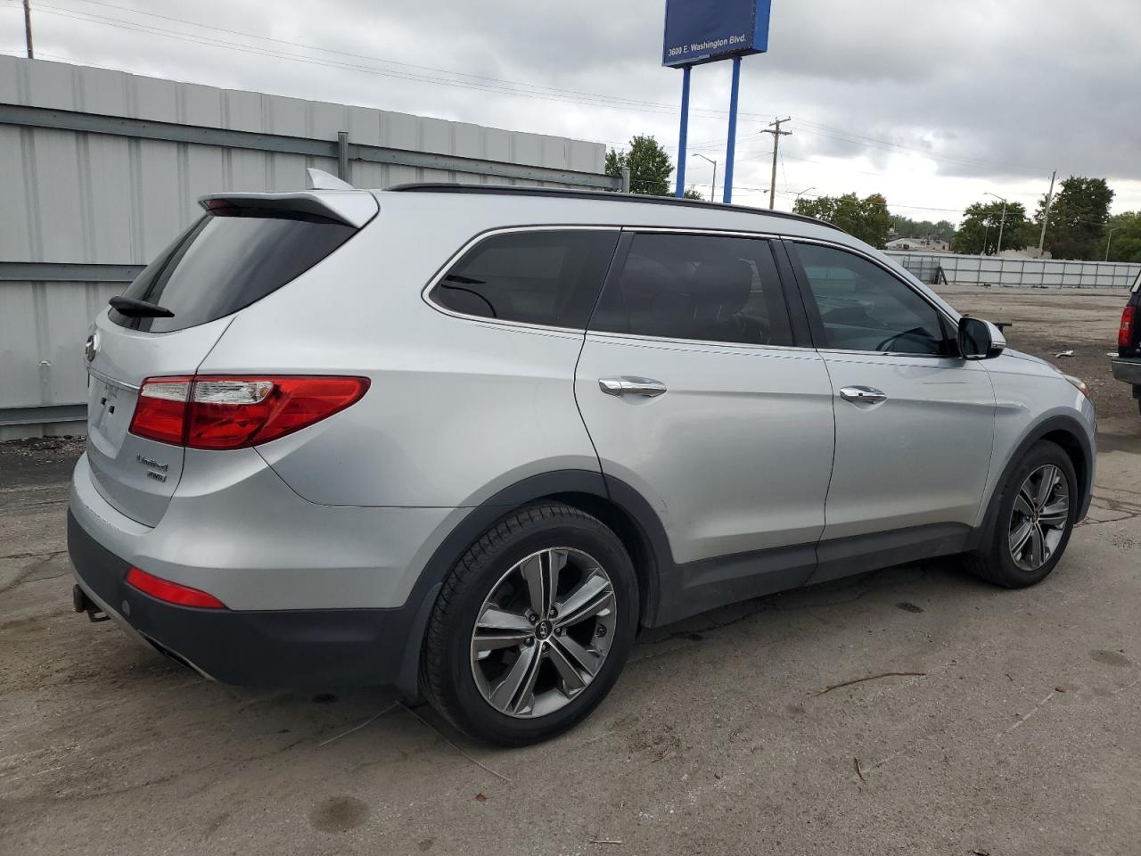 Lot #2902224060 2015 HYUNDAI SANTA FE G