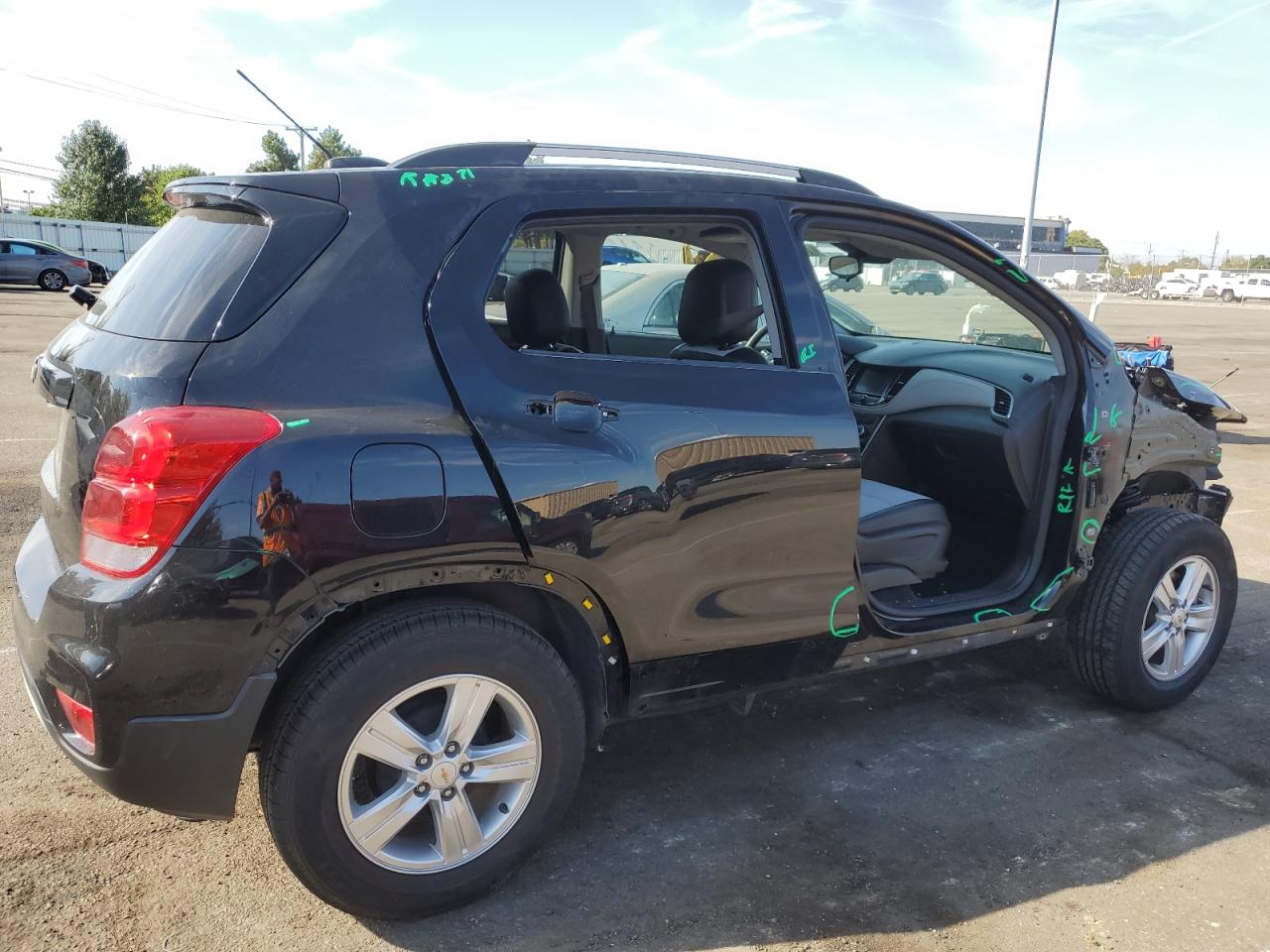 Lot #2962192153 2021 CHEVROLET TRAX 1LT