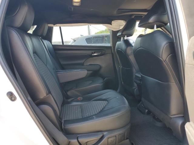 2022 TOYOTA HIGHLANDER - 5TDLZRAH9NS117639