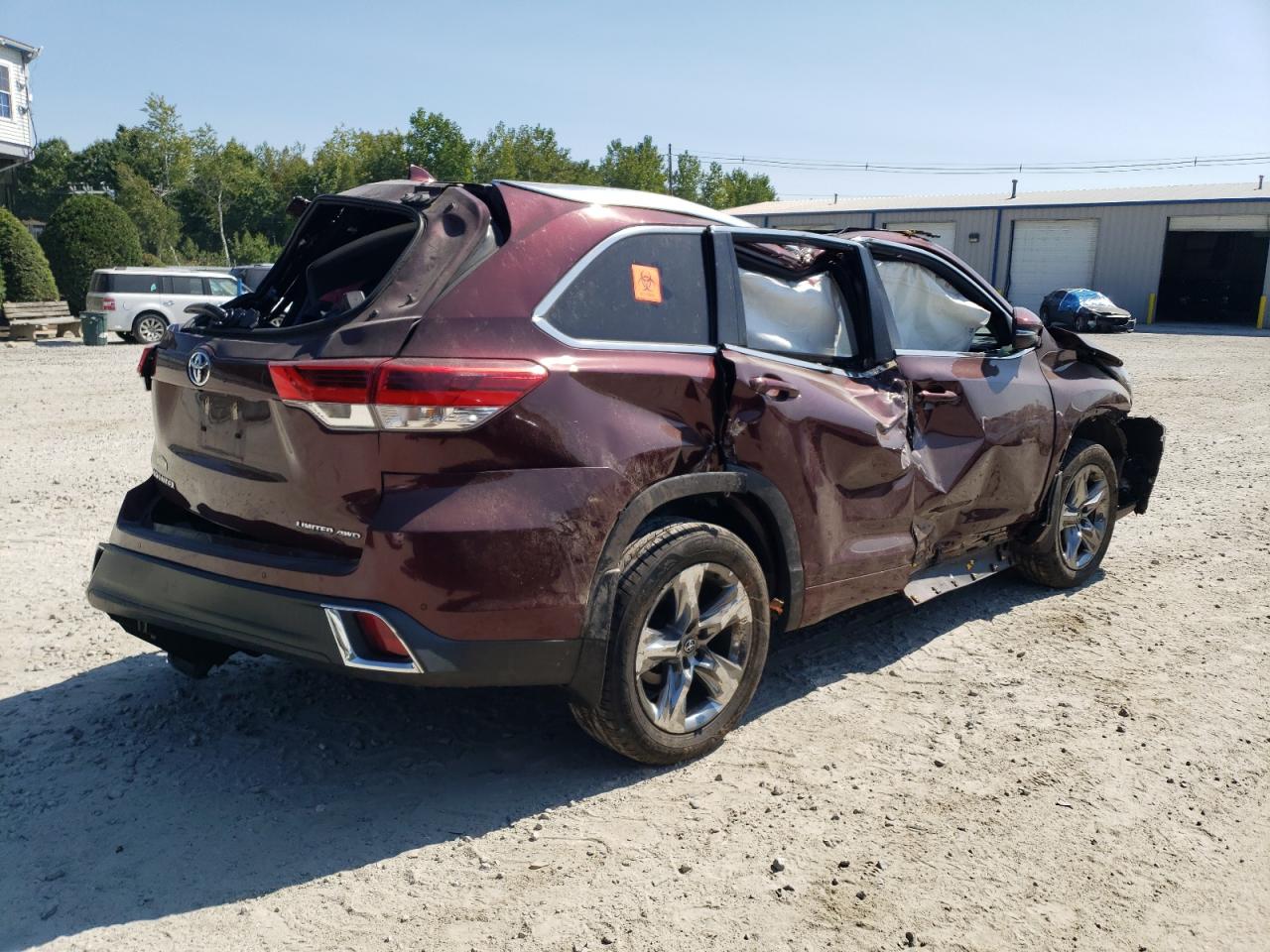 Lot #2855456645 2017 TOYOTA HIGHLANDER