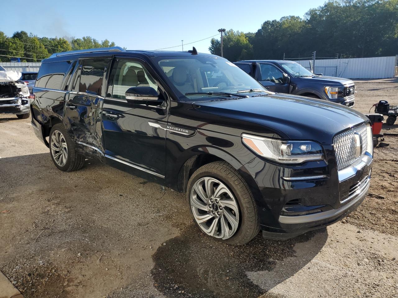 Lot #2893525612 2023 LINCOLN NAVIGATOR