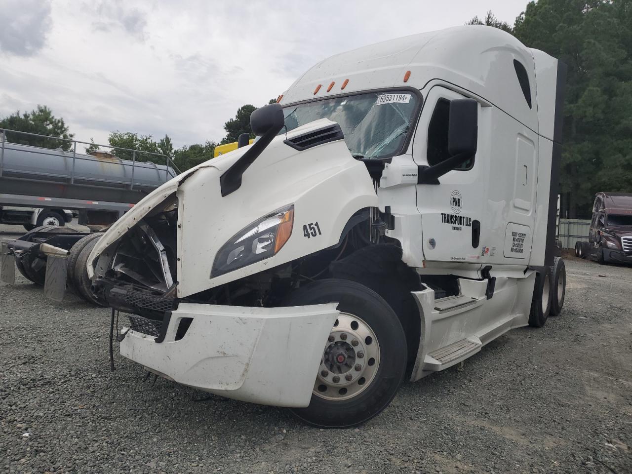 Lot #2902719275 2019 FREIGHTLINER CASCADIA 1