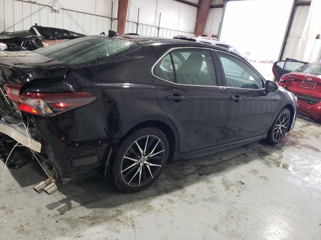 VIN 4T1G11AKXNU693446 2022 Toyota Camry, SE no.3