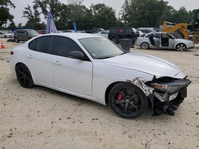 VIN ZARFAMAN8K7600094 2019 Alfa Romeo Giulia no.4