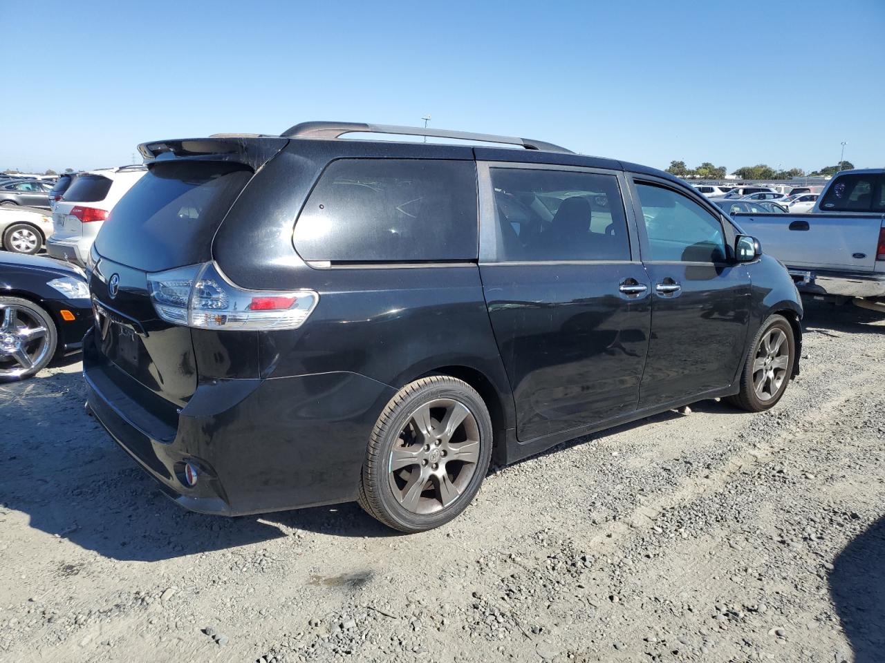 2016 Toyota SIENNA, SE