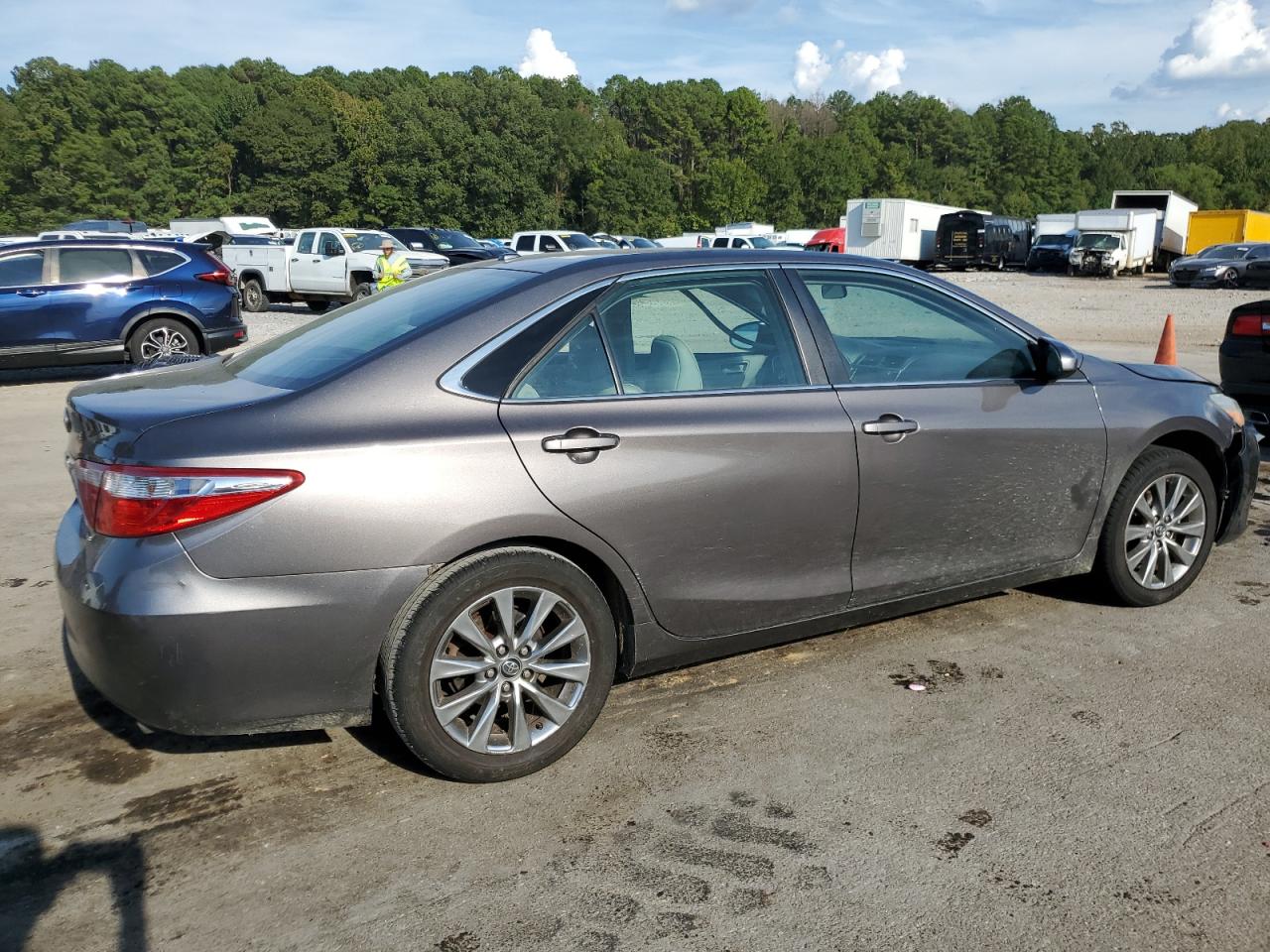 Lot #2902872719 2017 TOYOTA CAMRY LE