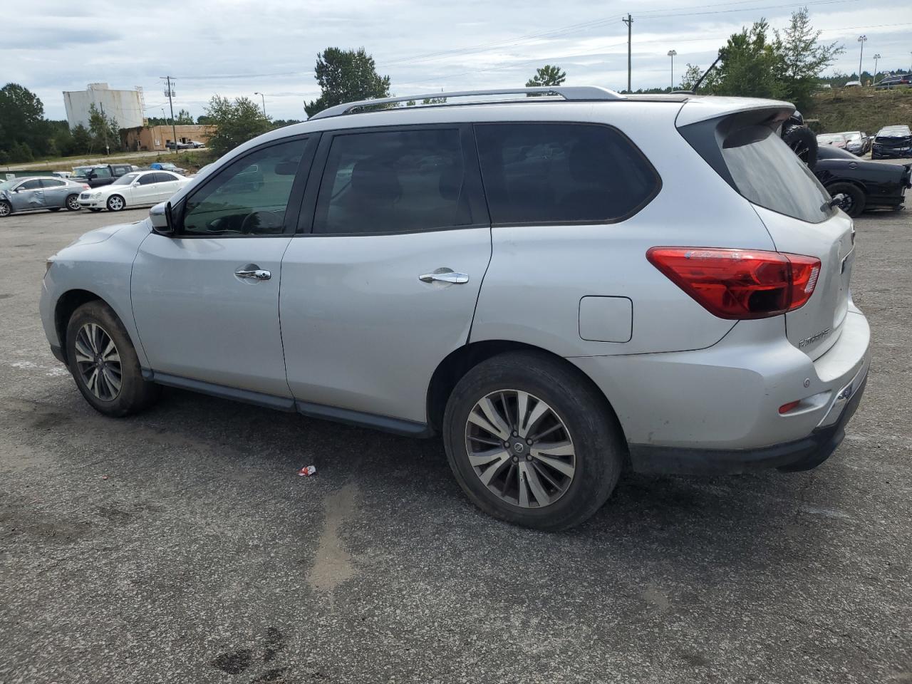 Lot #2835401019 2017 NISSAN PATHFINDER