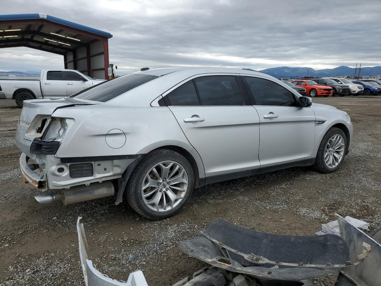 Lot #2828628096 2015 FORD TAURUS LIM