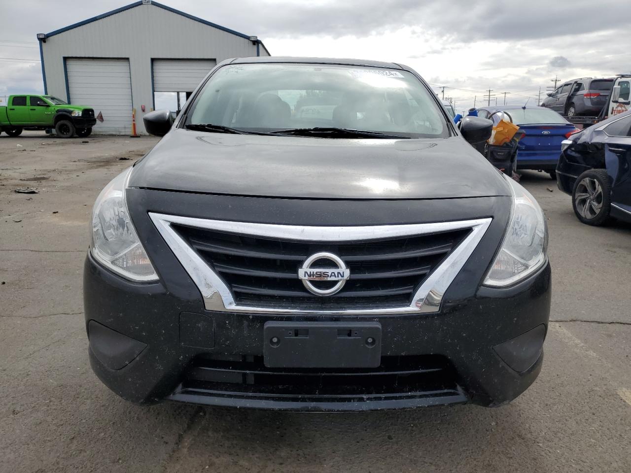 Lot #3024410585 2019 NISSAN VERSA S