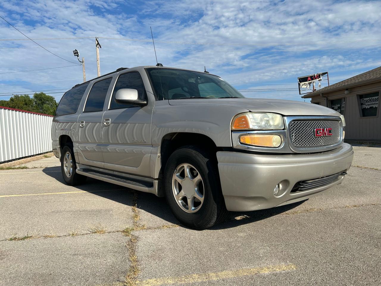 GMC Yukon XL 2004 1500