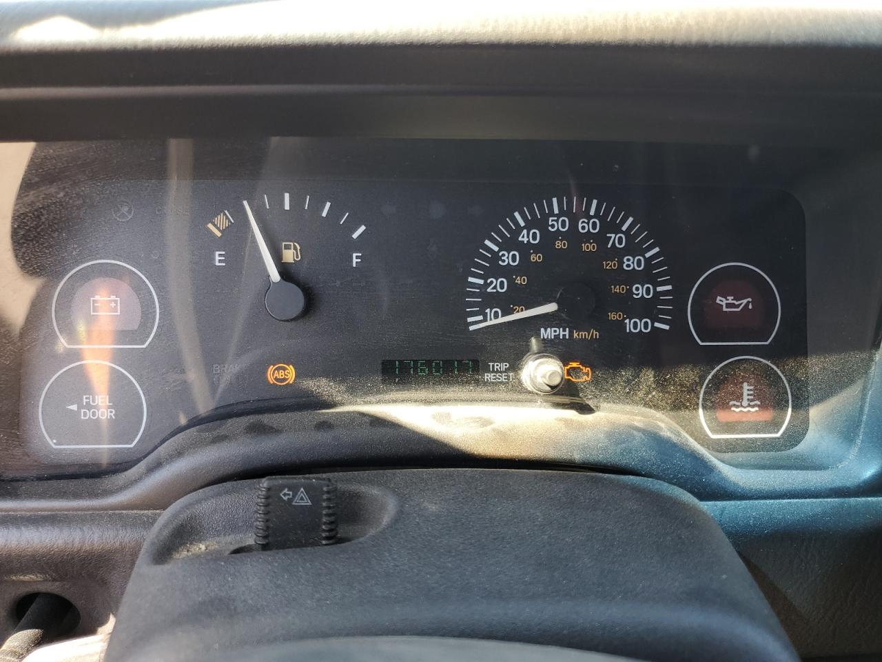 2000 Jeep CHEROKEE S, SE