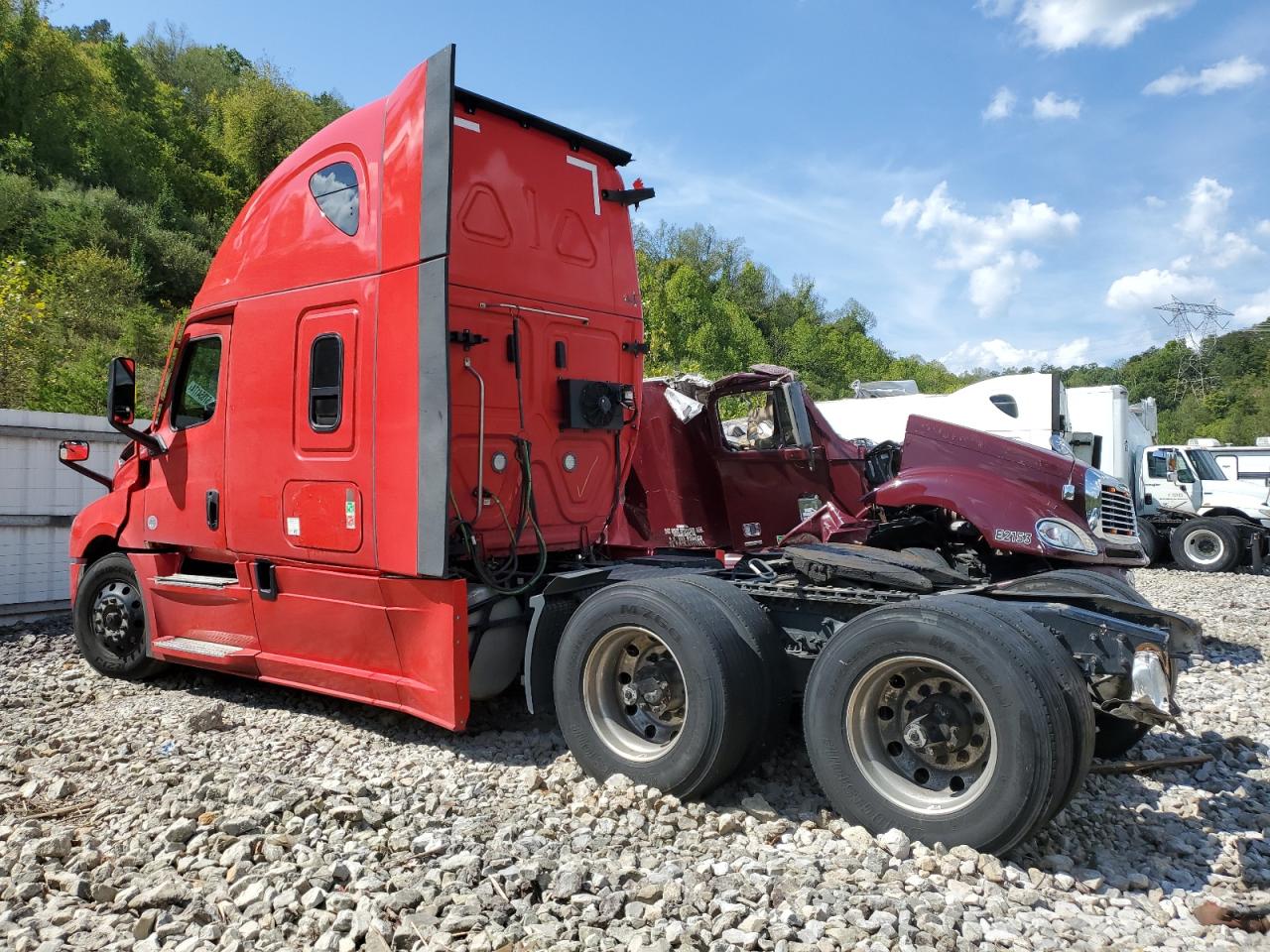 Lot #3005870331 2022 FREIGHTLINER CASCADIA 1