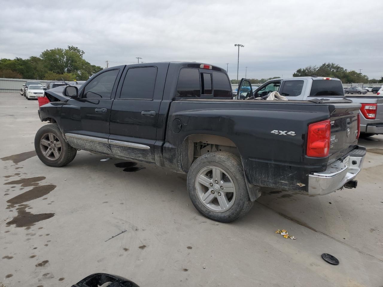 Lot #2873894089 2010 DODGE DAKOTA LAR