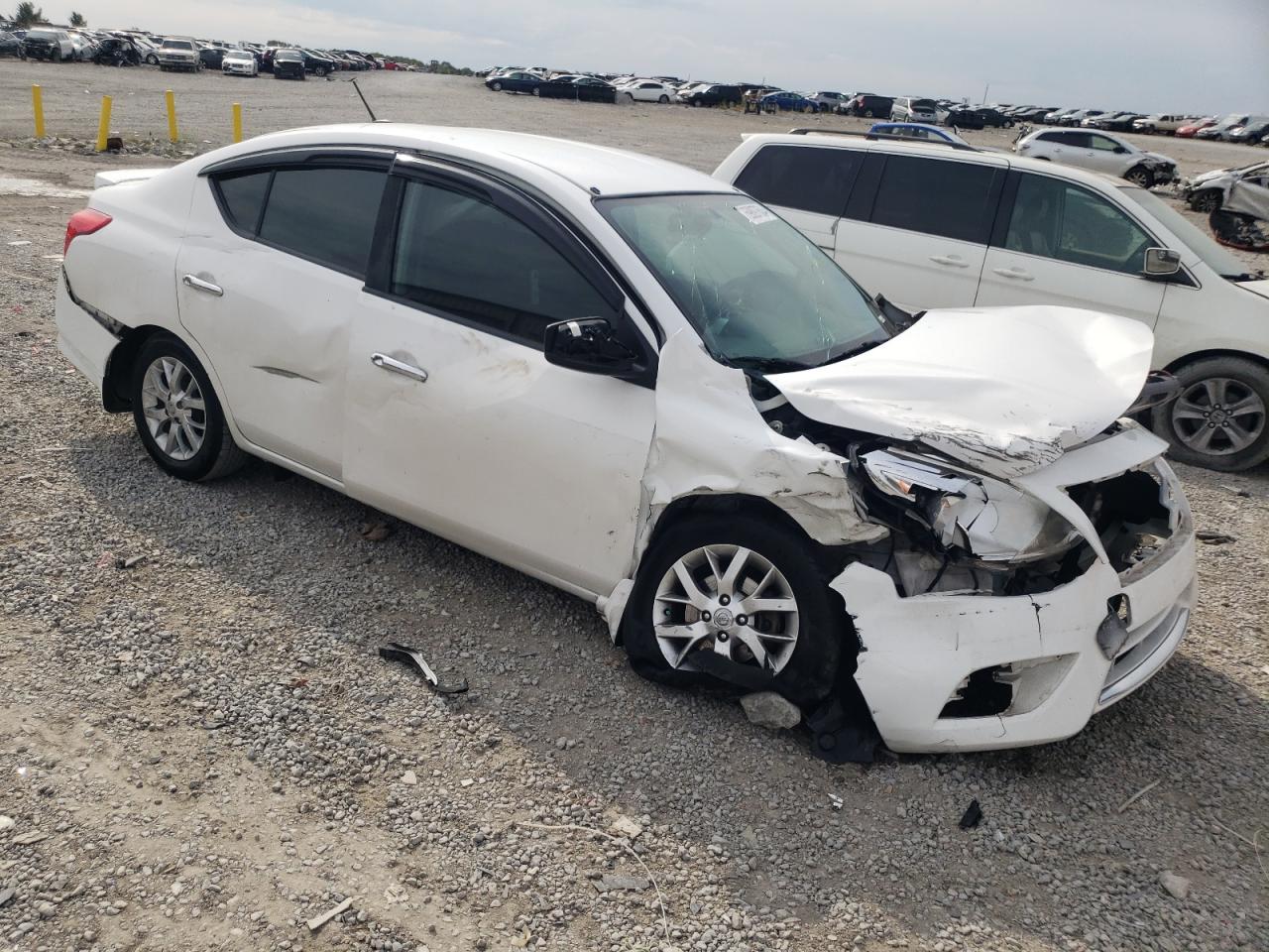 Lot #2893342378 2017 NISSAN VERSA S