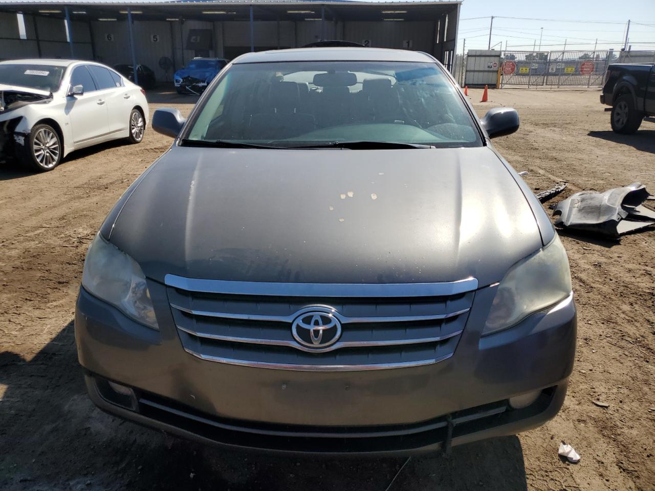 Lot #2943355685 2005 TOYOTA AVALON XL