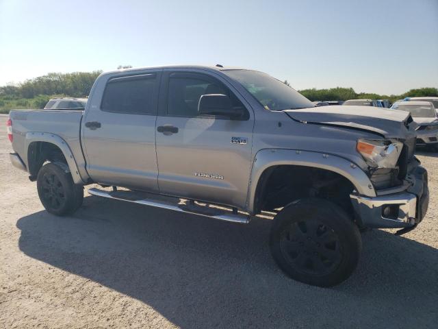 VIN 5TFDW5F11GX558387 2016 Toyota Tundra, Crewmax Sr5 no.4