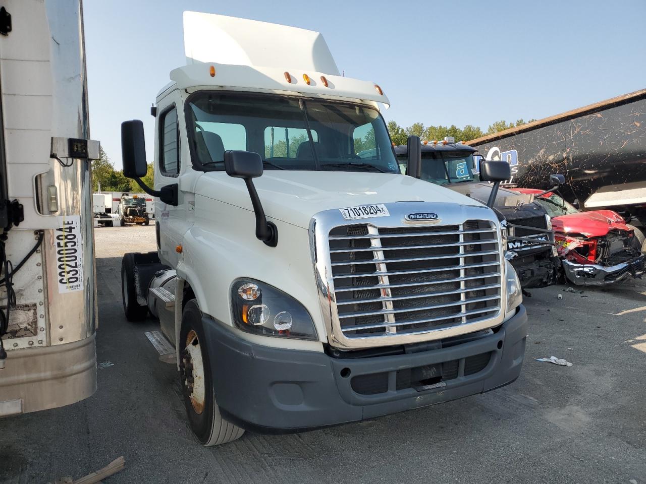 Lot #2831561378 2015 FREIGHTLINER CASCADIA 1