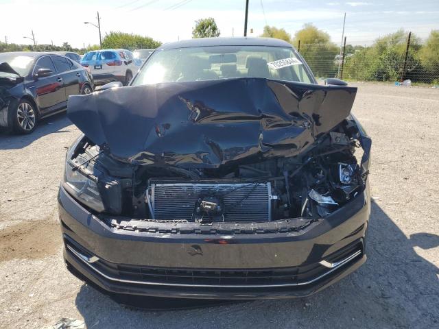 2017 VOLKSWAGEN PASSAT SE - 1VWBT7A37HC070684