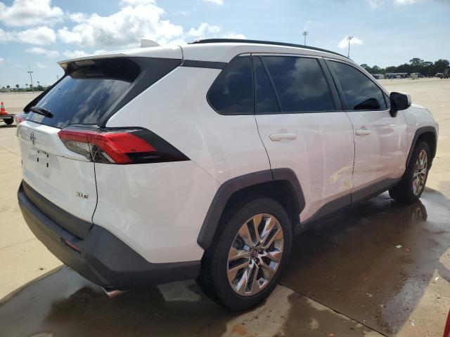 TOYOTA RAV4 XLE P 2019 white  gas 2T3C1RFVXKW006596 photo #4