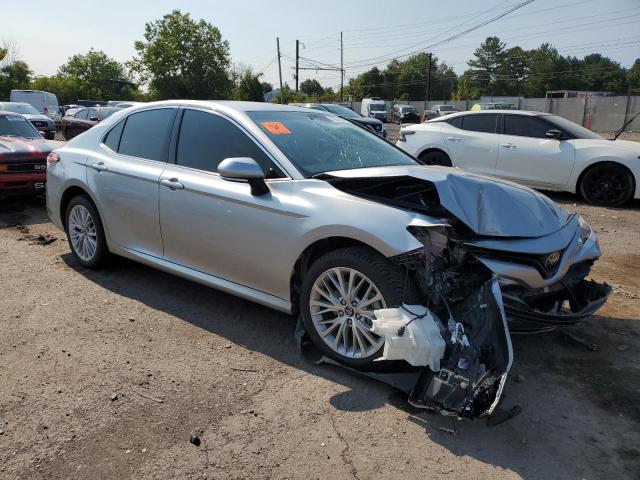 VIN 4T1B11HK8JU048076 2018 Toyota Camry, L no.4