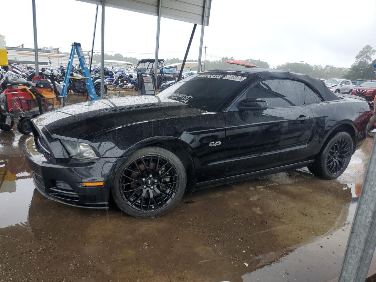  Salvage Ford Mustang