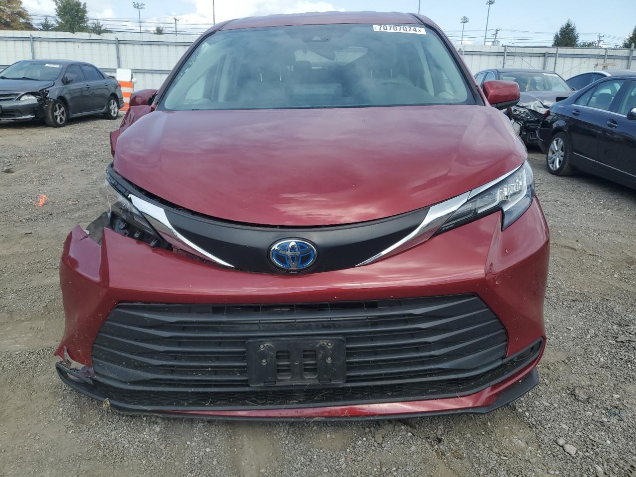 Lot #3028573913 2022 TOYOTA SIENNA LE