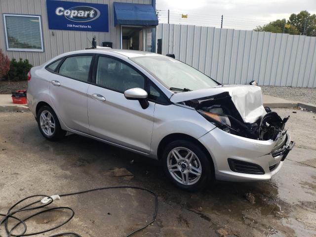 VIN 3FADP4BJXJM135162 2018 Ford Fiesta, SE no.4